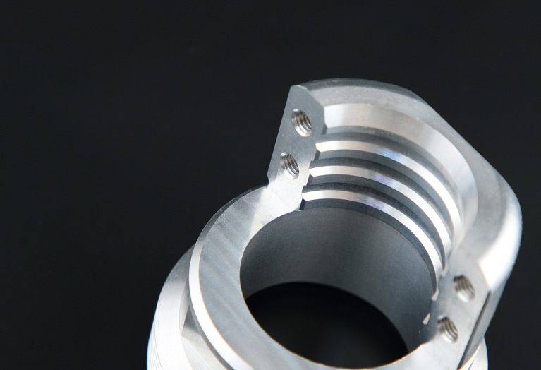 株式会社コマキン｜複合旋盤加工でミクロン単位の精密加工｜KOMAKIN